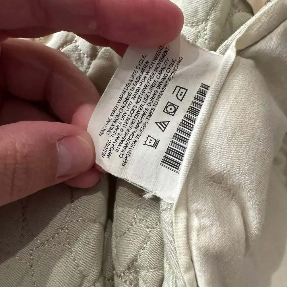 Laura Ashley Lifestyles Queen Size Muted Florals Comforter & 2 Pillow Shams
